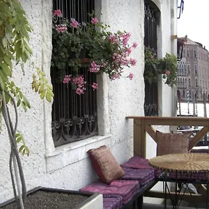  Gasthof Honeymoon On Grand Canal